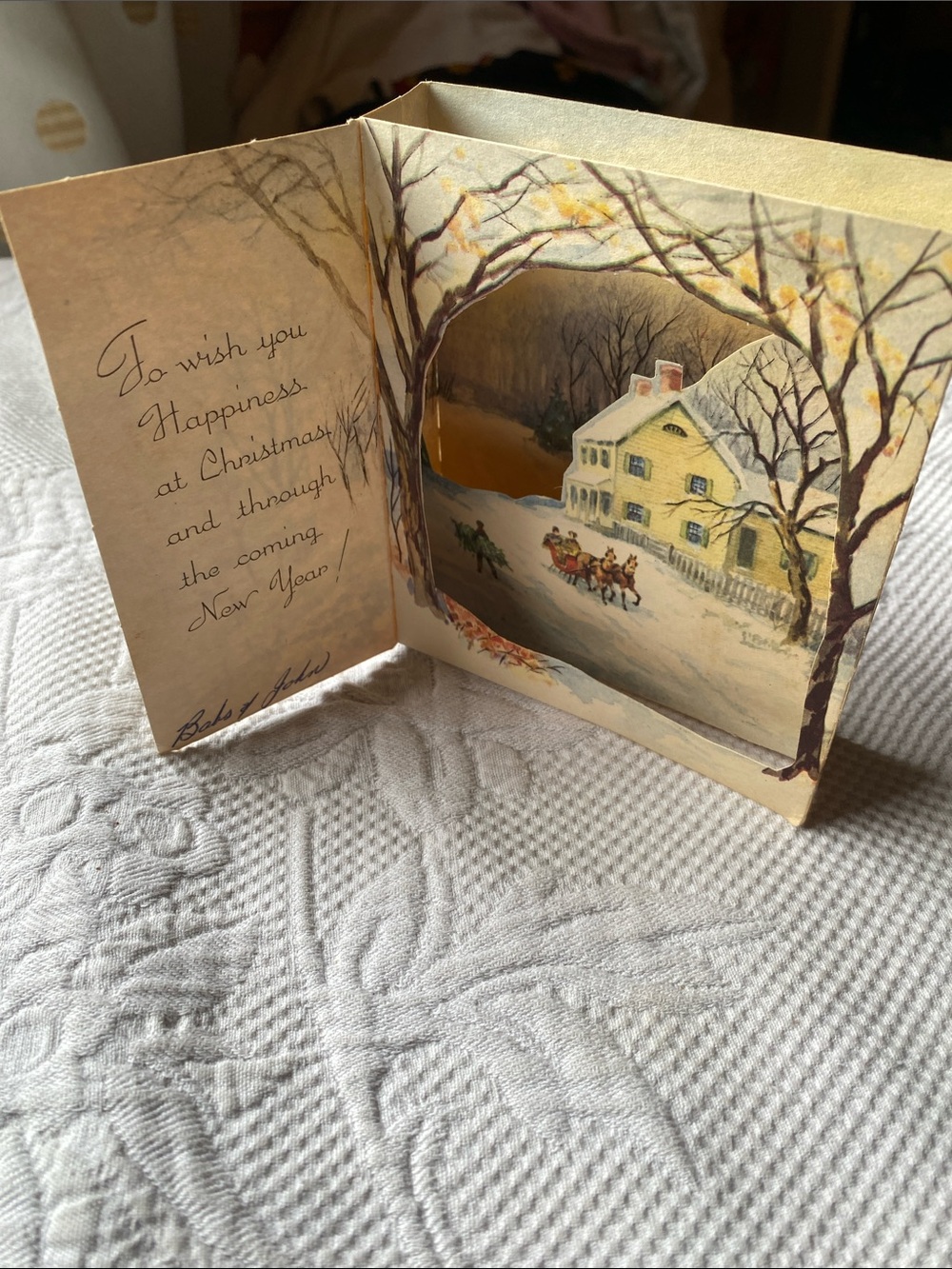 Vintage-Inspired Yellow Holiday Pop-Up Card – Winter Sleigh Scene